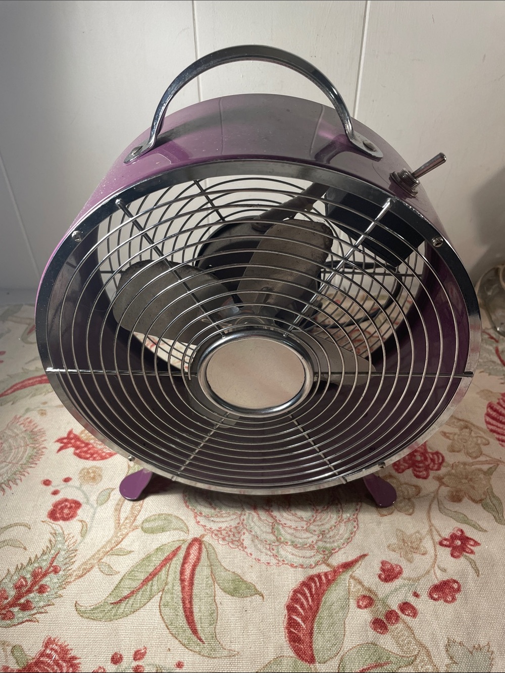 Intertek Purple Retro Style Table Fan - Compact Home Kitchen Air Circulator